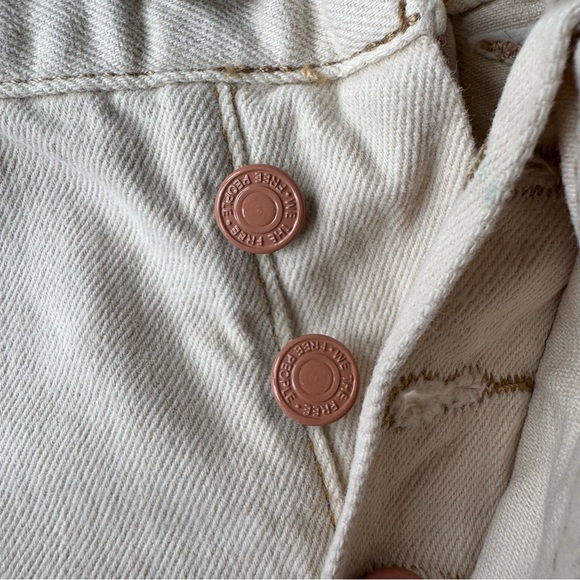 We The Free Light Tan Distressed Jean Shorts - Picture 4 of 6